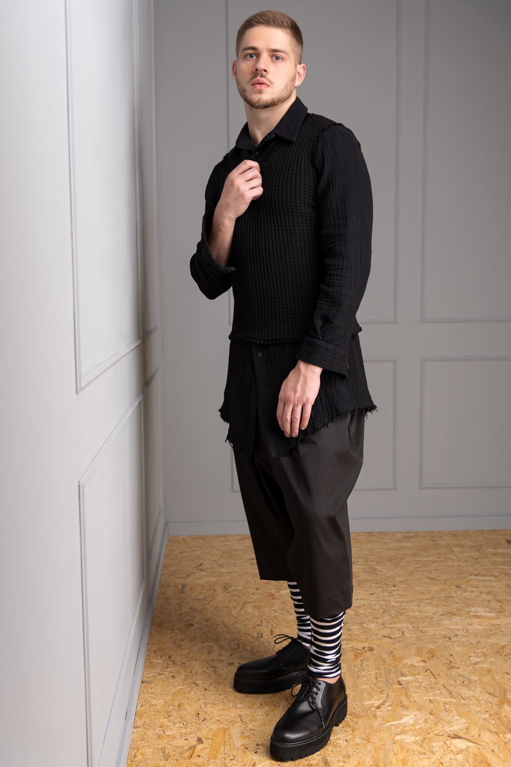 haruco　long cuffs shirt like sweat A black button-up shirt for men | Haruco-vert