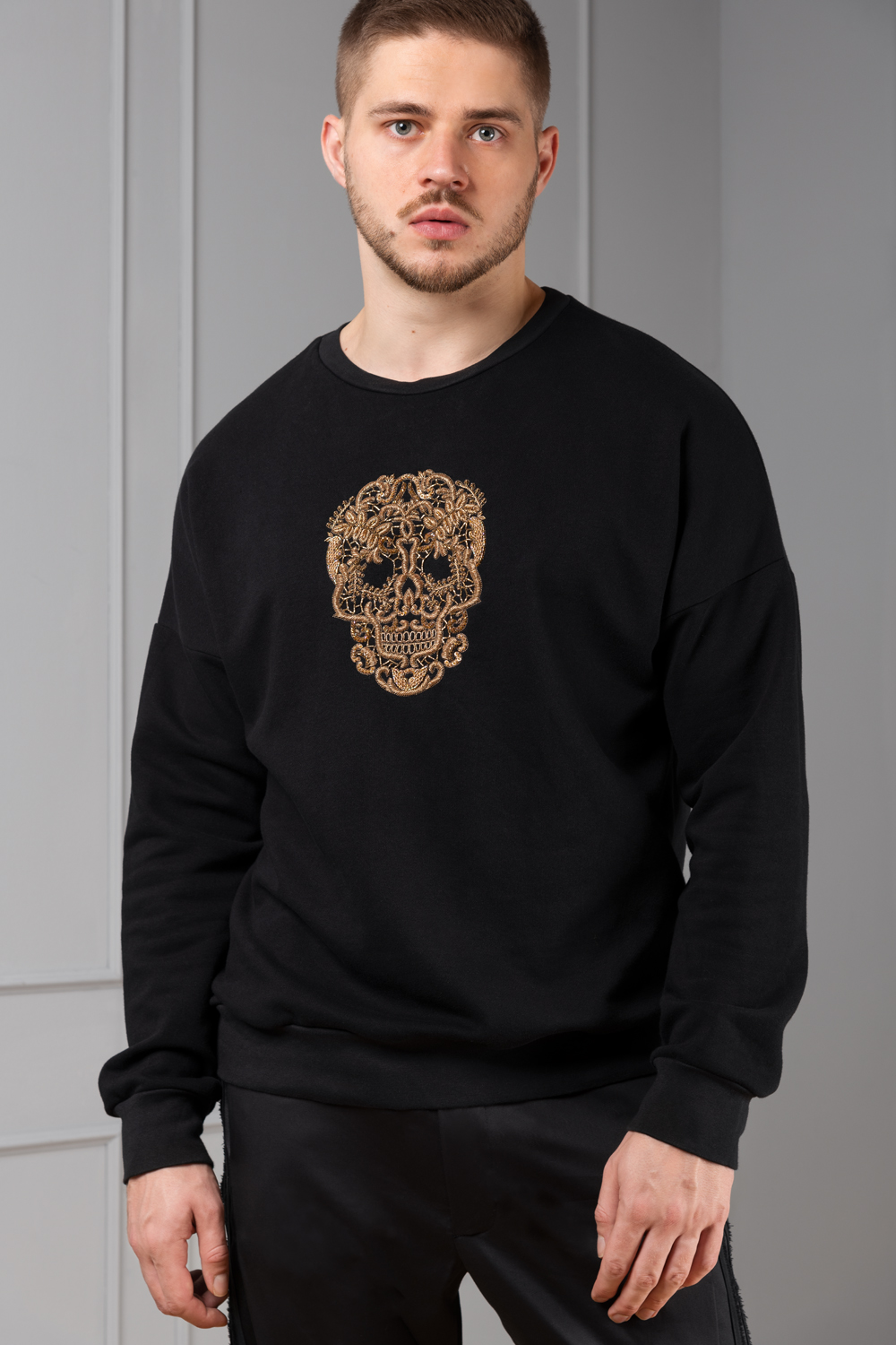 Hand-embroidered skull sweater for men | Haruco-vert