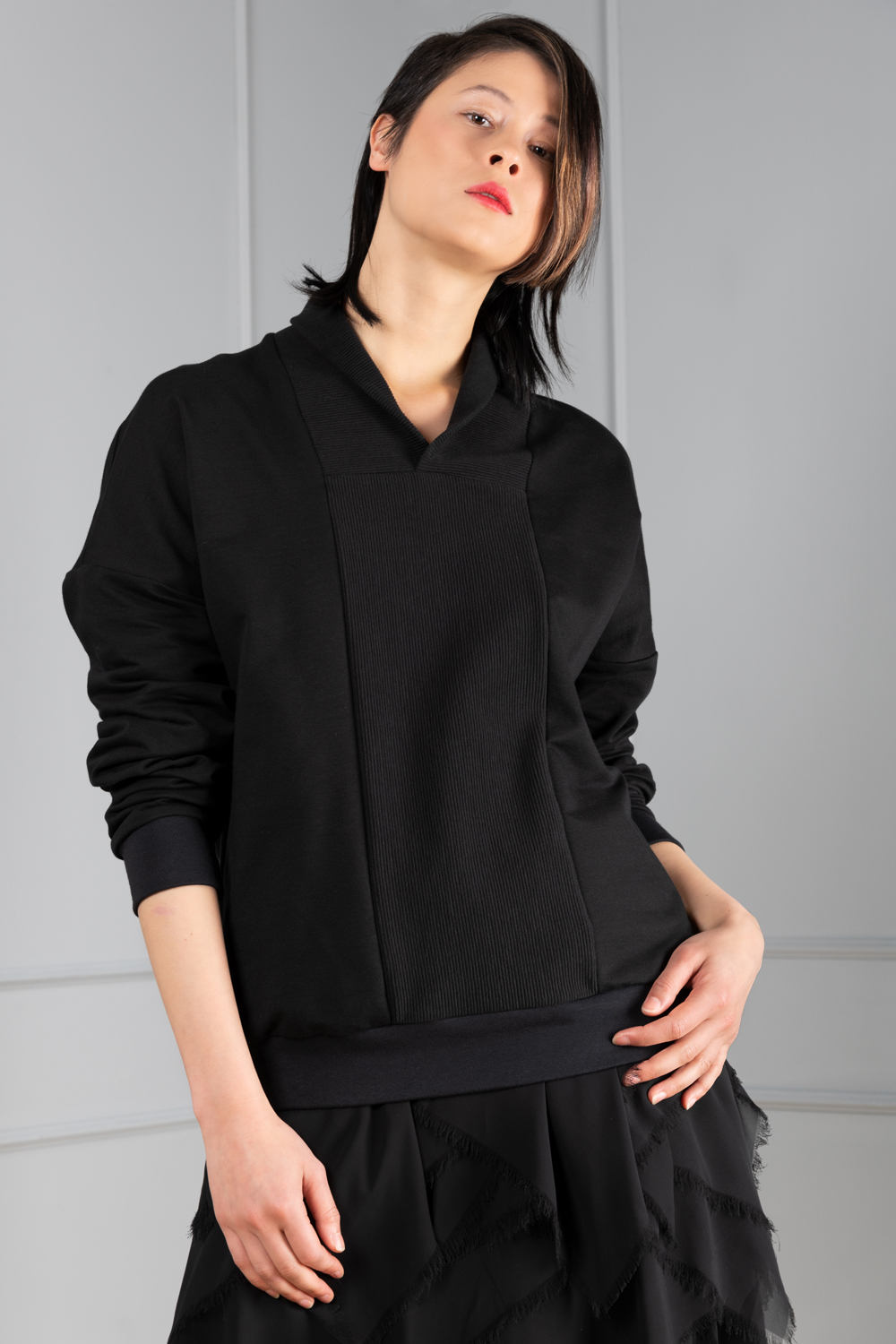 Black unisex sweater with shawl collar | Haruco-vert