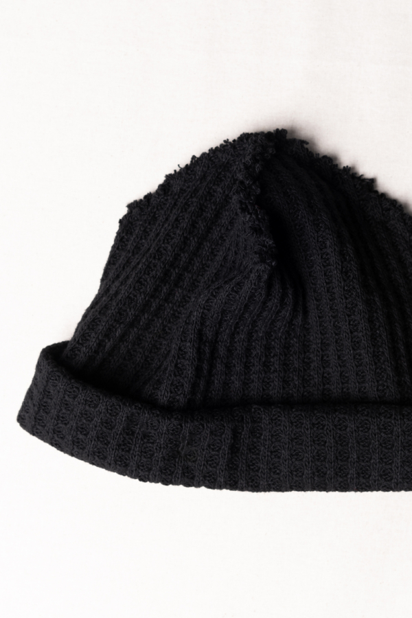 black unisex beanie