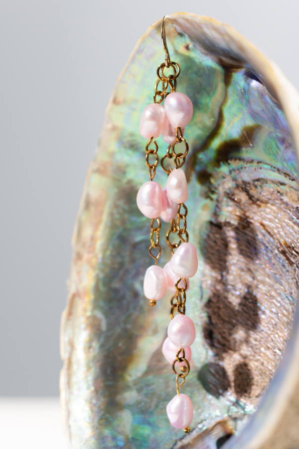 pink freshwater-pearl golden earring