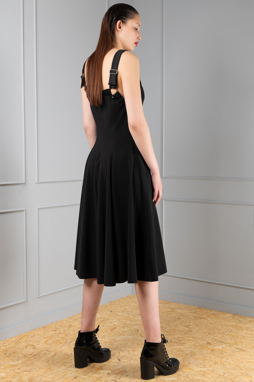Black ribbed harness dress for women | Haruco-vert