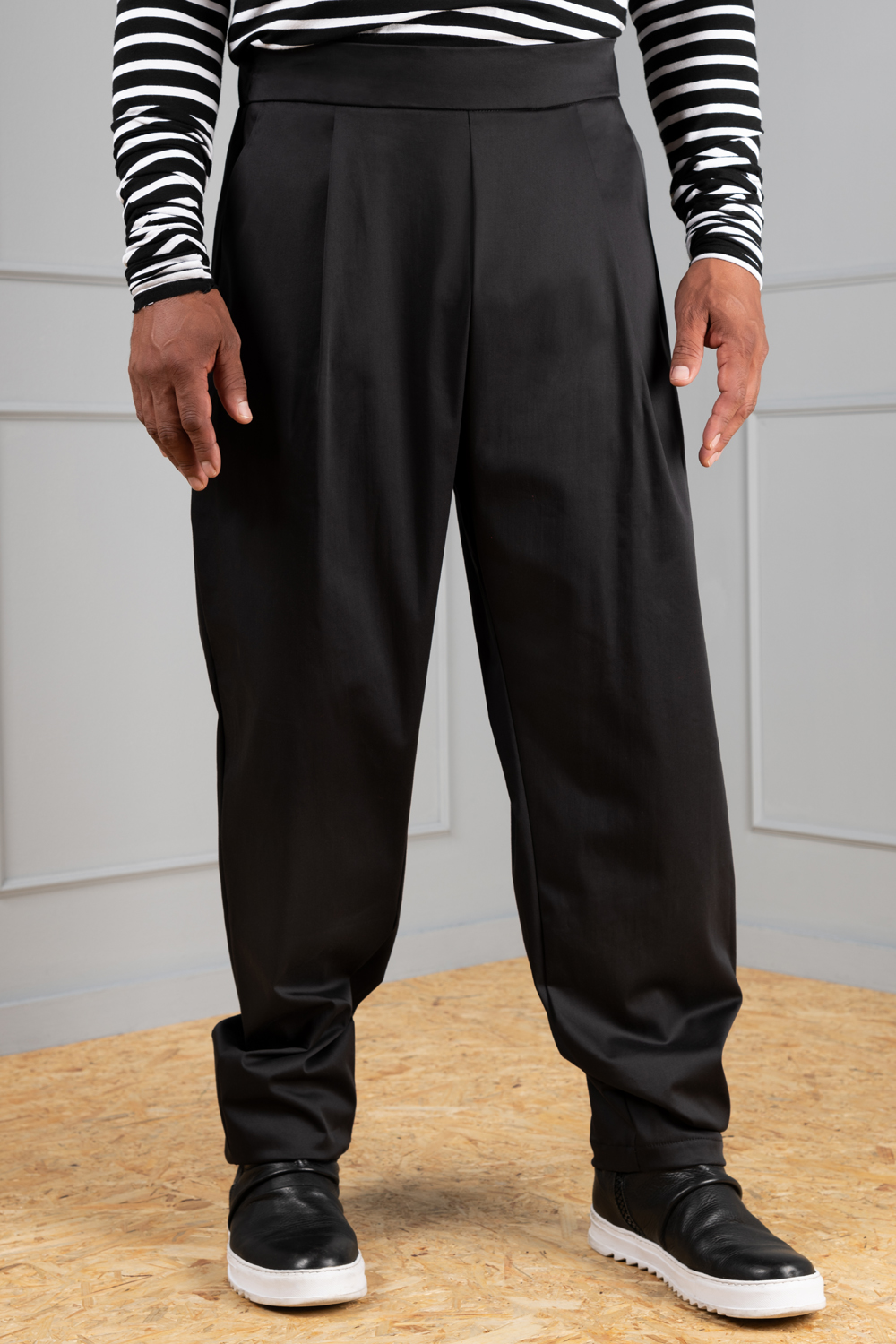 Canali Super 130's Wool Siena Classic Fit Dress Pants in Black — Uomo San  Francisco | Luxury European Menswear