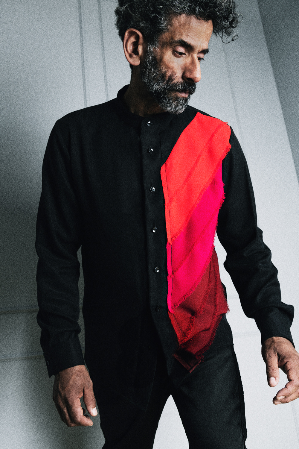 black Tencel men's shirt with red chiffon strips | Haruco-vert