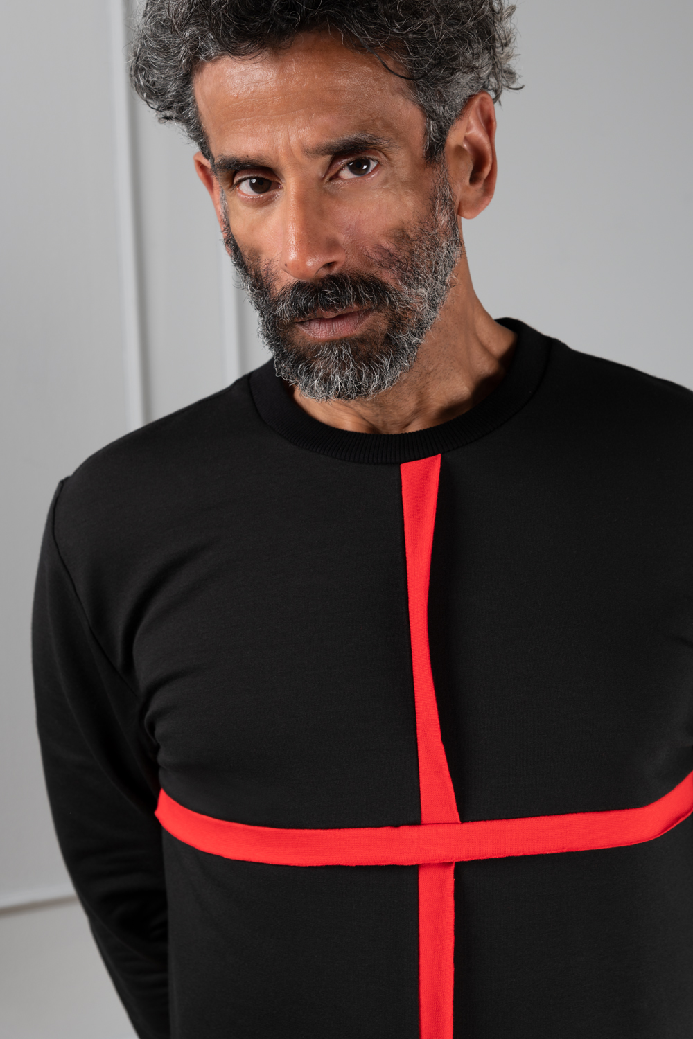 long black red-cross men's sweater | Haruco-vert