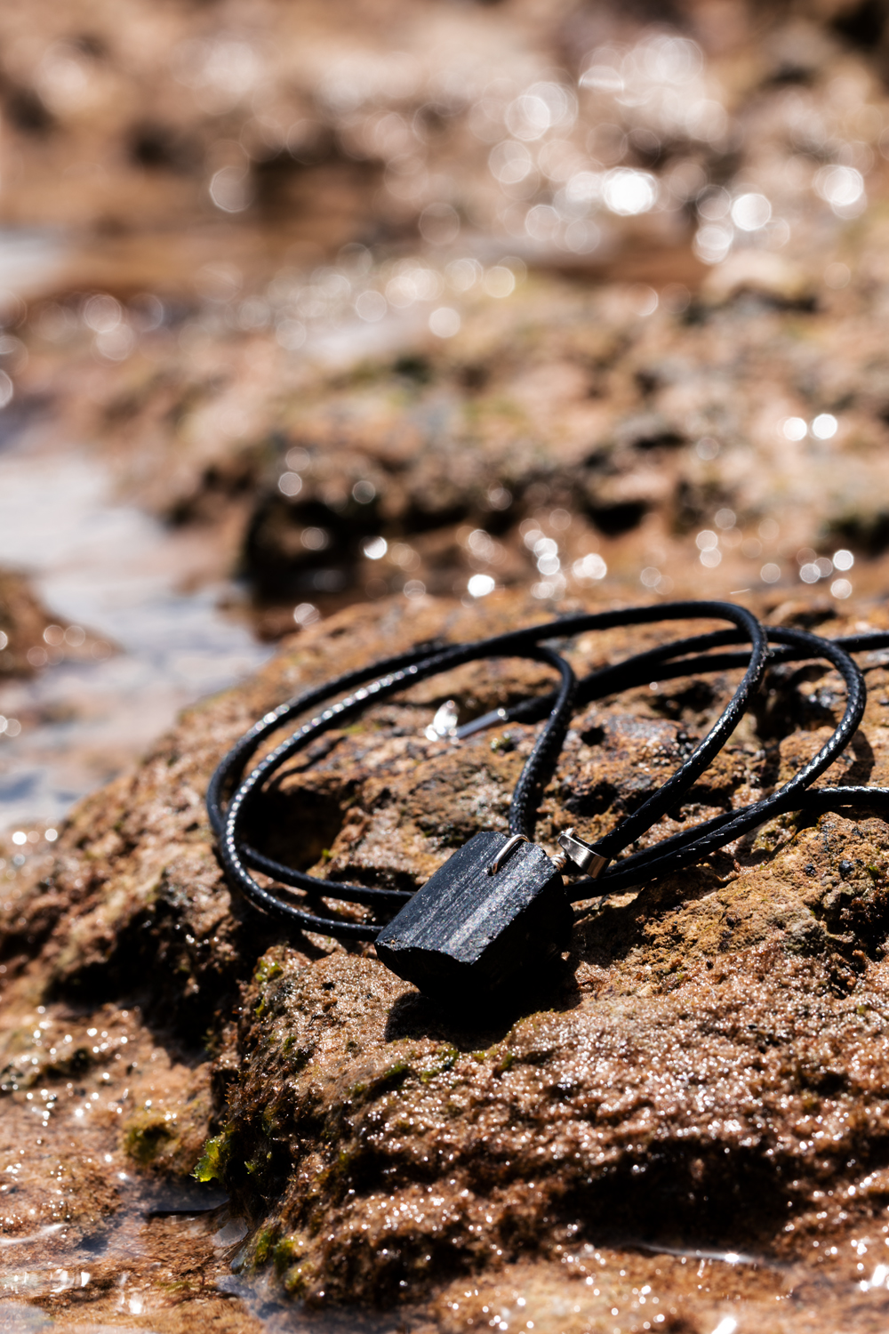 A men's rough black-tourmaline necklace | Haruco-vert