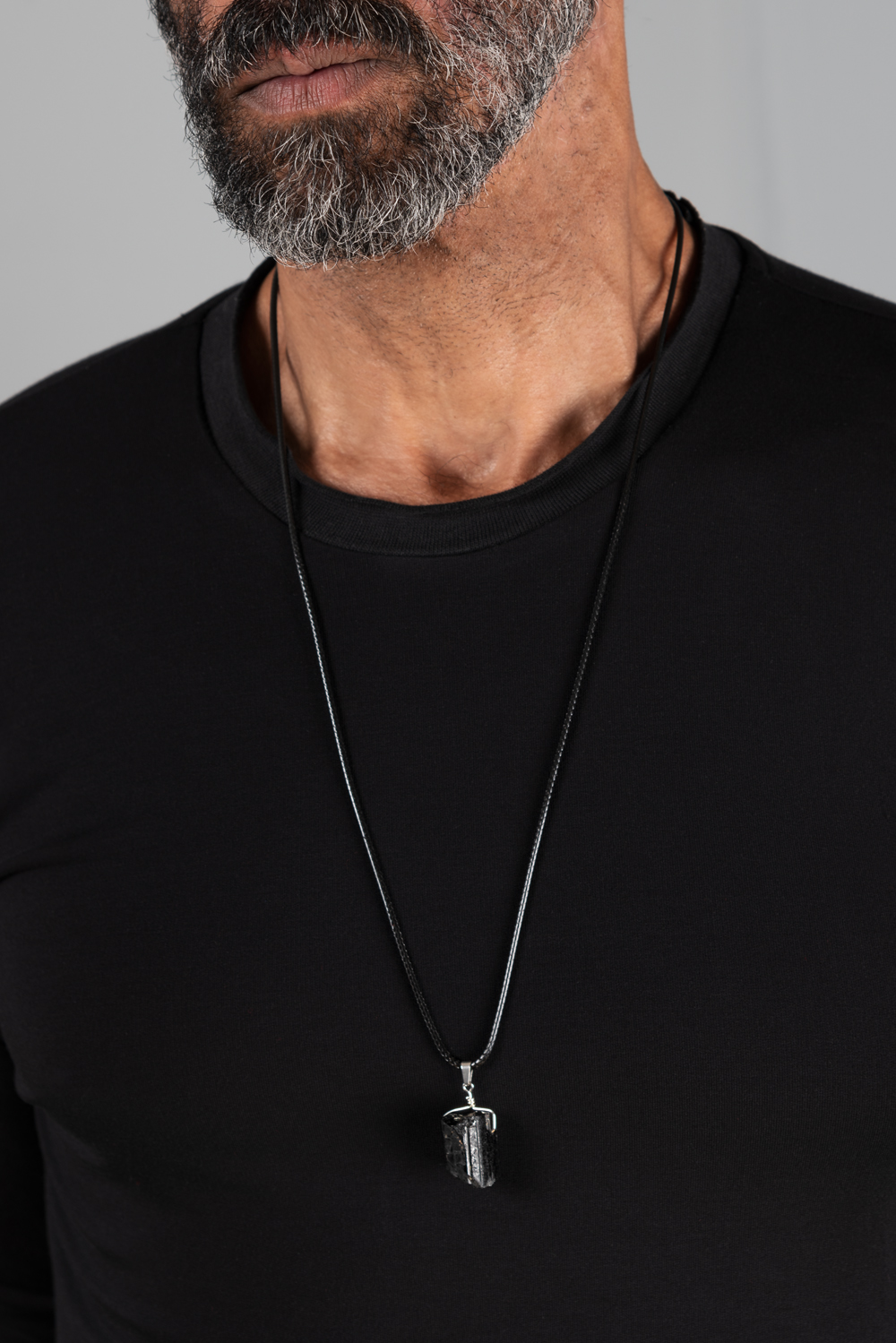 A men's rough black-tourmaline necklace | Haruco-vert