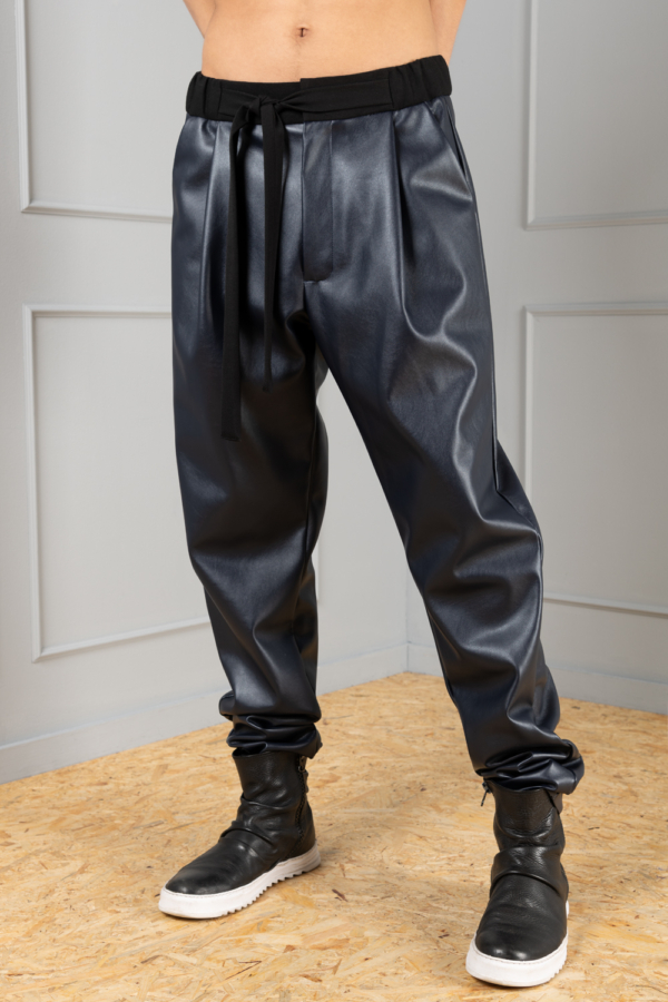 faux-leather unisex trousers with tie-belt