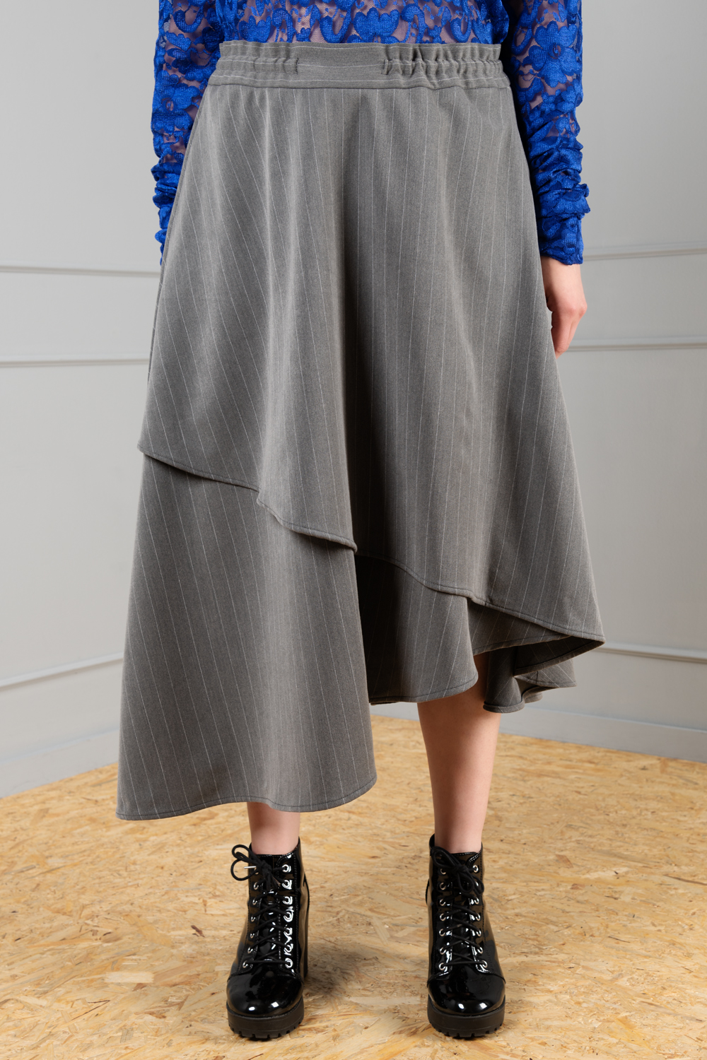 asymmetrical grey-pinstripe unisex skirt | Haruco-vert