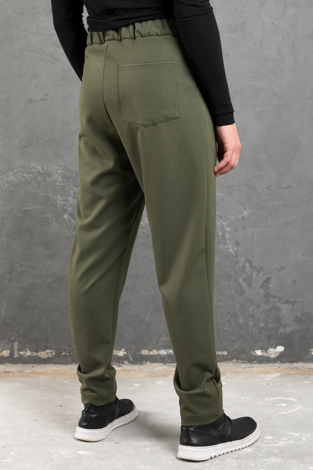 Olive green men's trousers with tie-belt | Haruco-vert