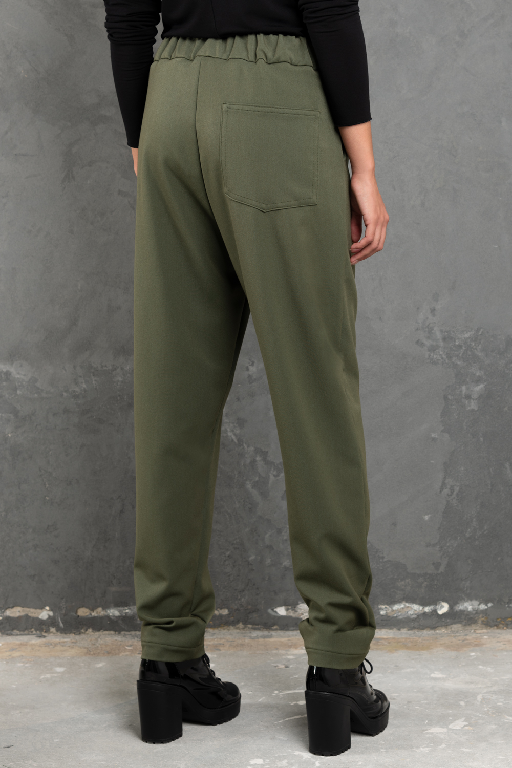 Olive green trousers with tie-belt | Haruco-vert