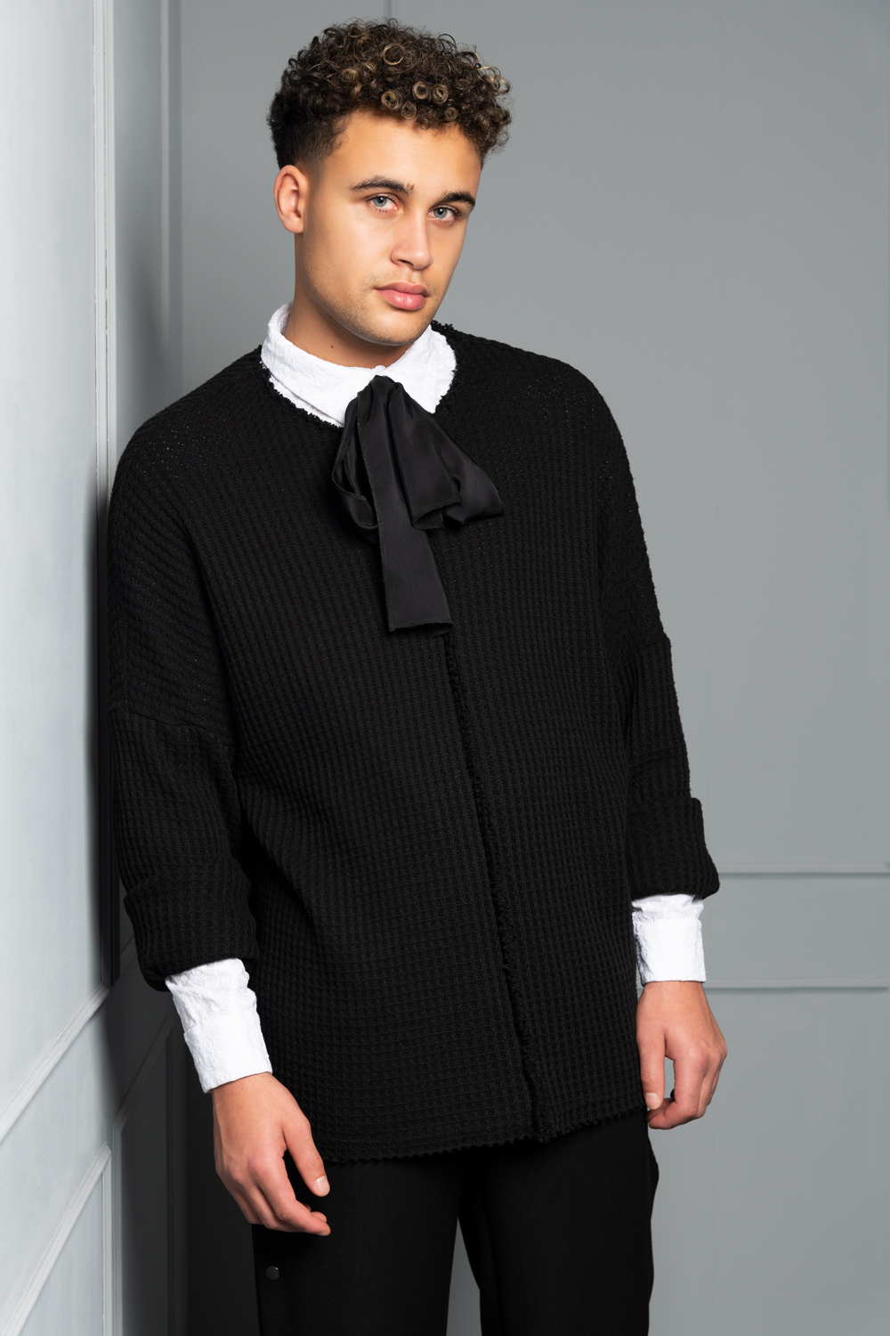 Black-knit unisex oversized pullover | Haruco-vert