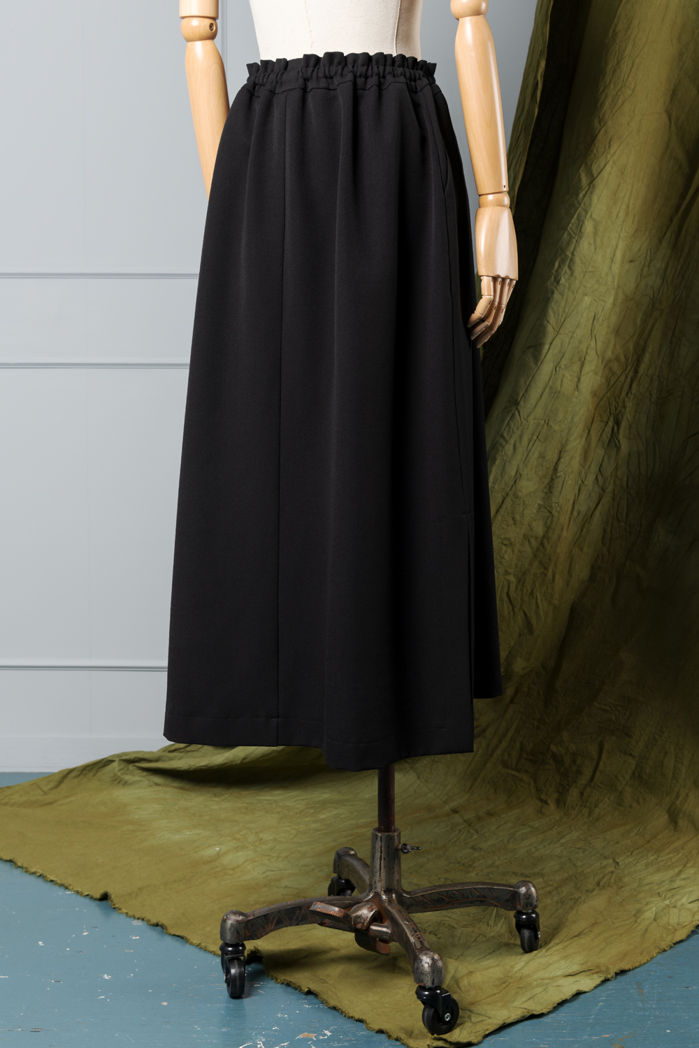 black straight unisex skirt Haruco vert