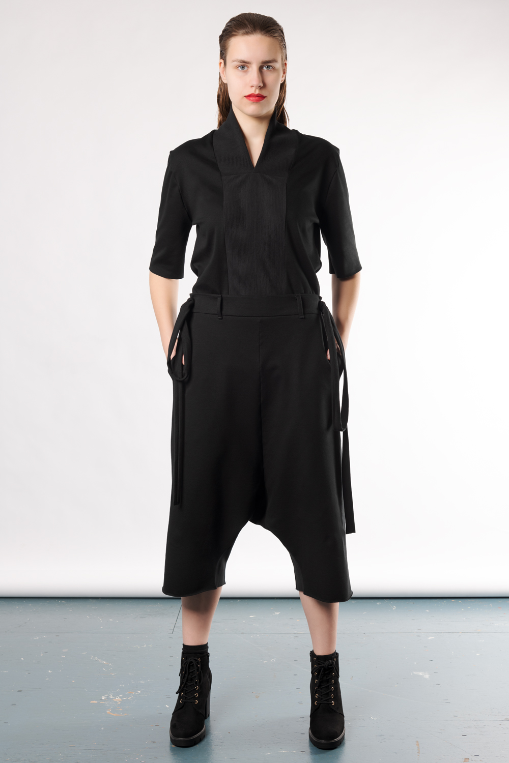 Thiassi black shawl collar women's tee - Image 4