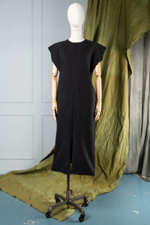sleeveless black boxy dress