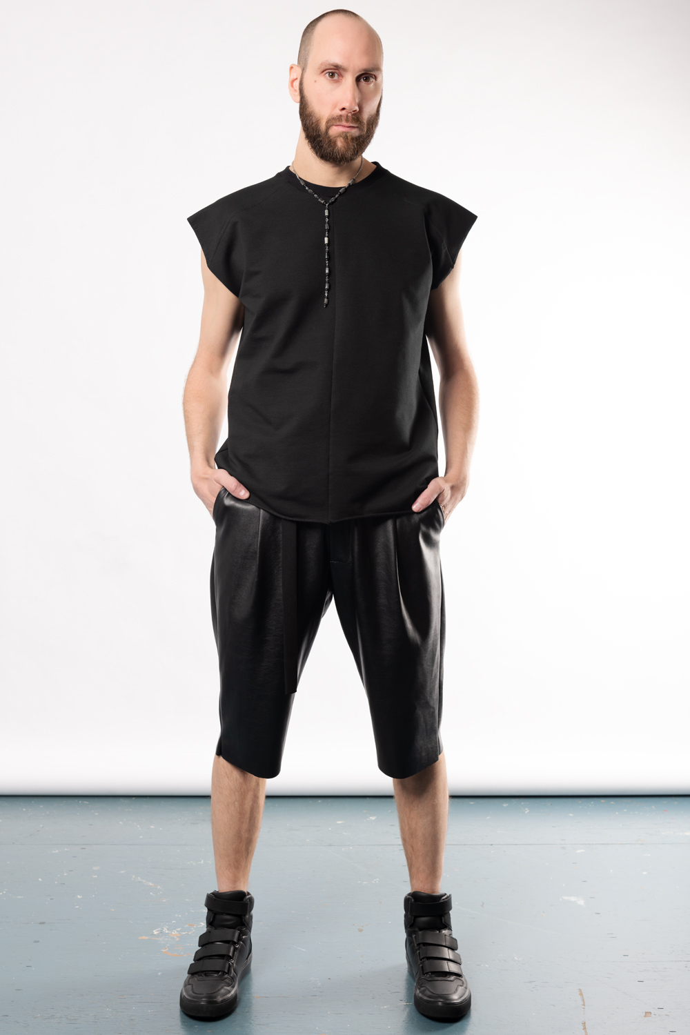 Black faux leather men s shorts Haruco vert
