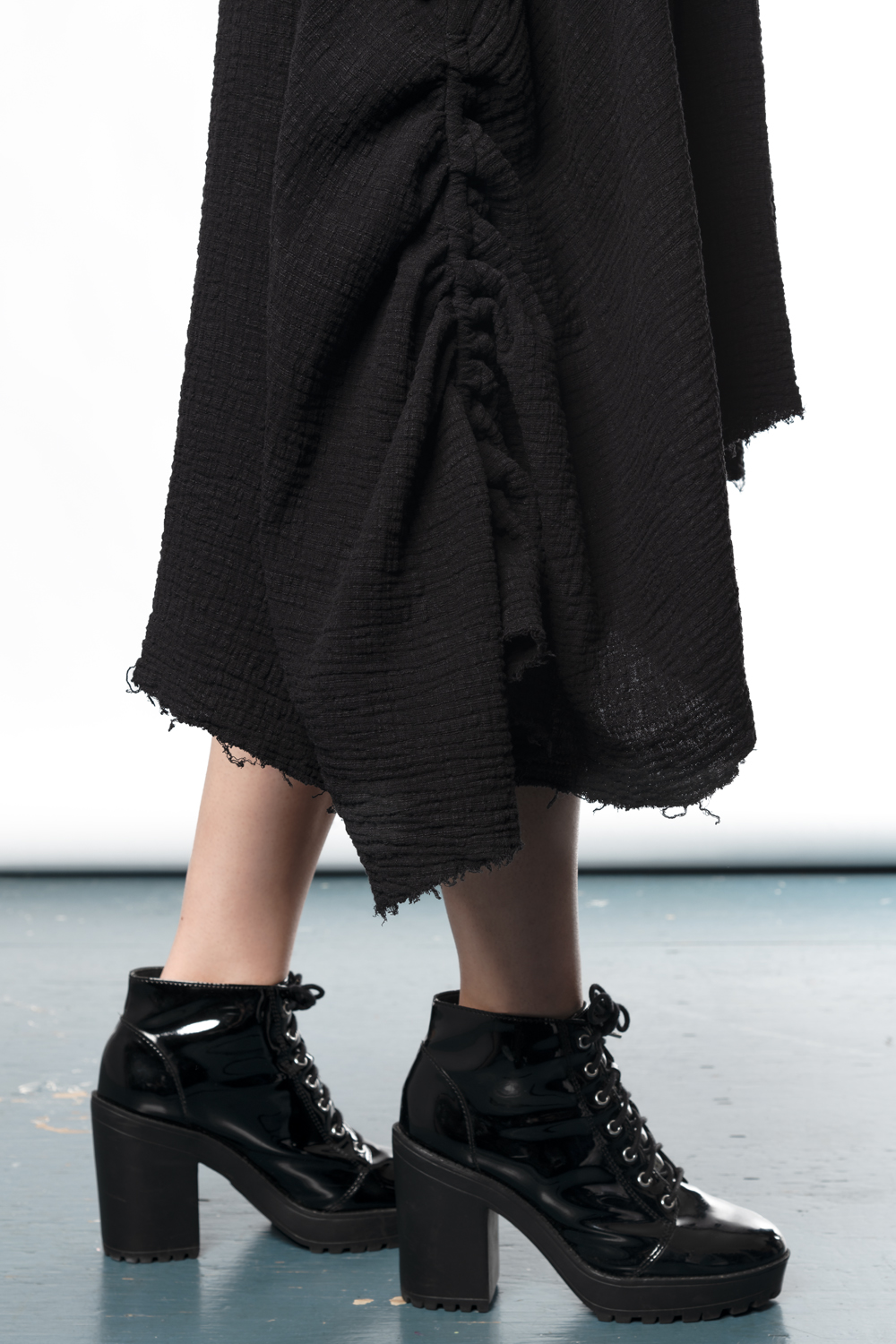 black asymmetrical cotton unisex skirt | Haruco-vert