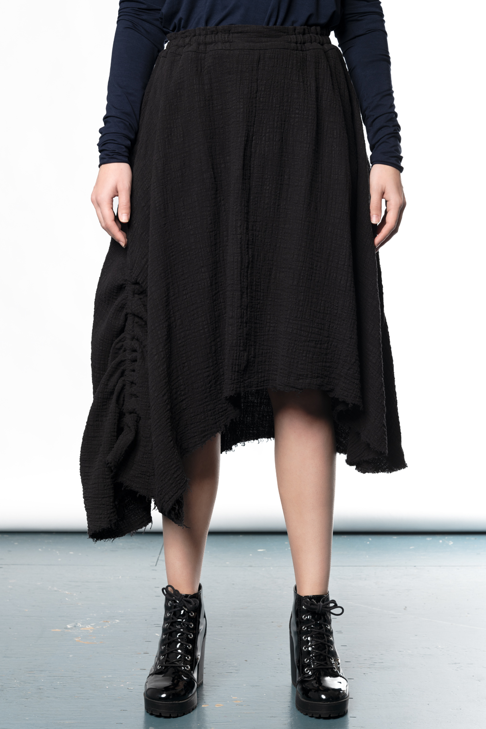 スカート BLACK COTTON SKIRT black asymmetrical cotton unisex skirt | Haruco-vert