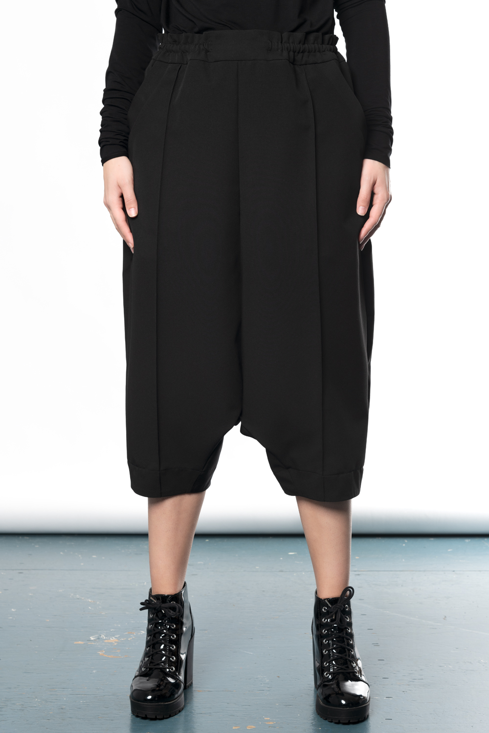 black drop crotch unisex trousers | Haruco-vert