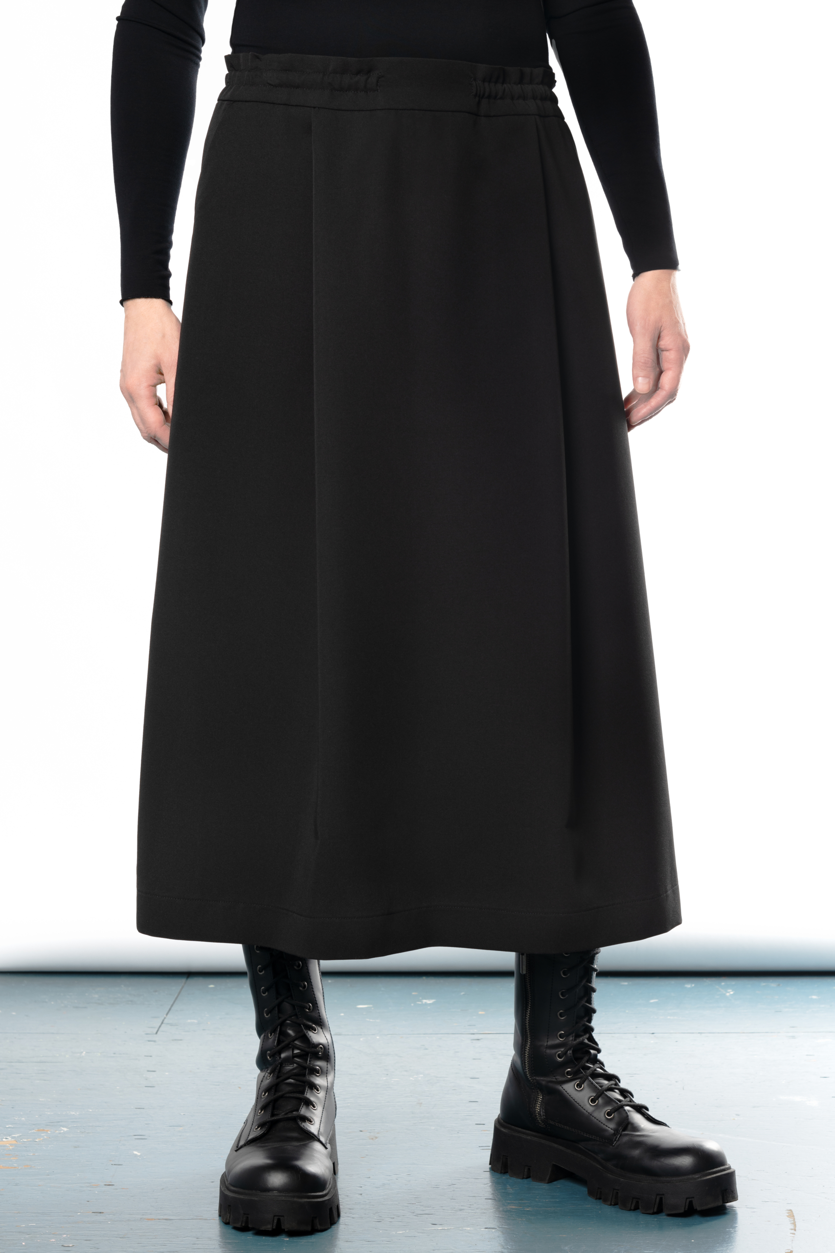 black straight unisex skirt | Haruco-vert