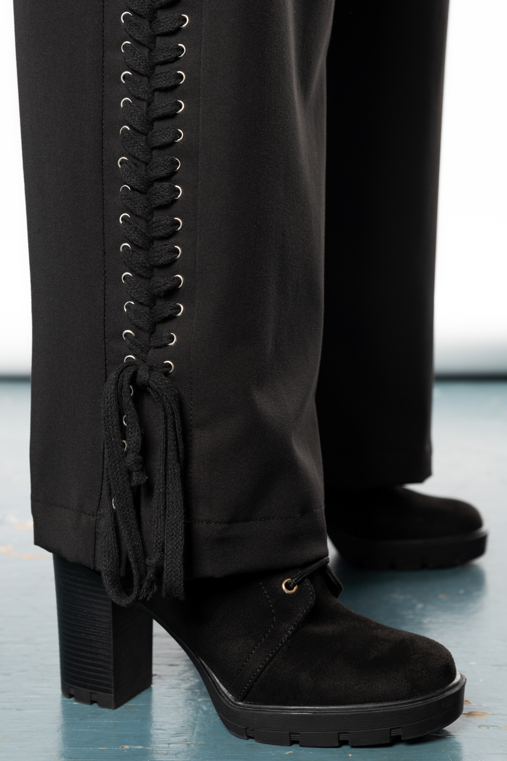 Pipek black grommet detail women's pants - Image 5