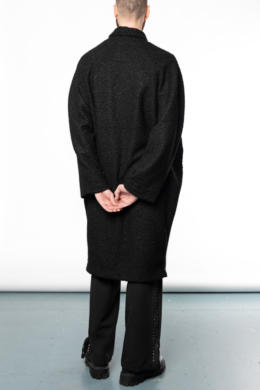 black bouclé men's cocoon coat | Haruco-vert