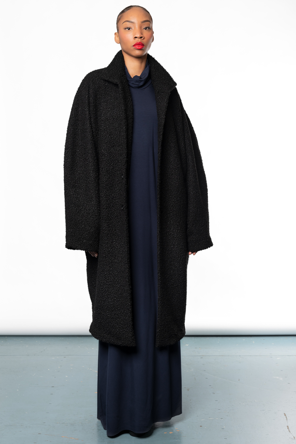 black bouclé women's cocoon coat | Haruco-vert