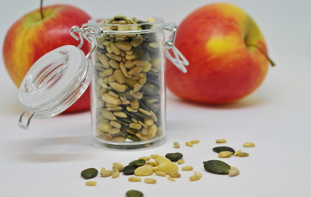 apple, sunflower seeds, pumpkin seeds-3198943.jpg