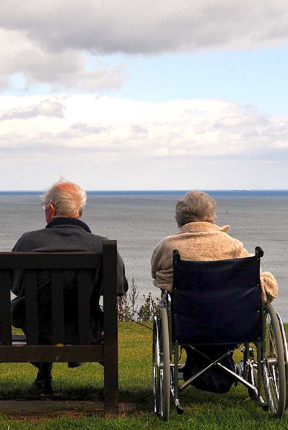 Träffas utomhus - minska ensamheten hos äldre.