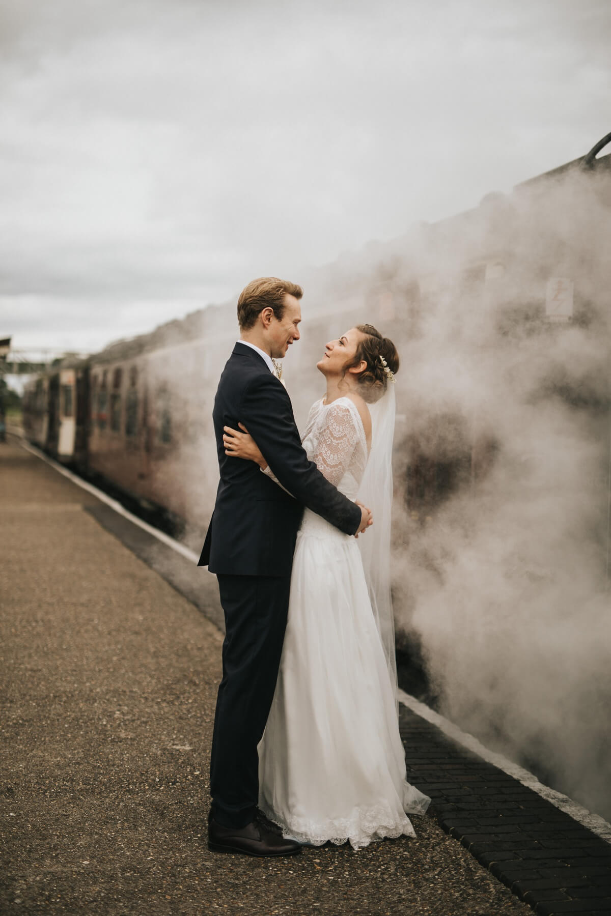 Buckinghamshire railway centre wedding photographer Aylesbury wedding photographer