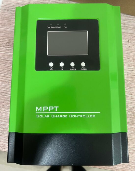 NOVA MPPT solcells laddningsregulator 40A för husbil/ vagn & båt