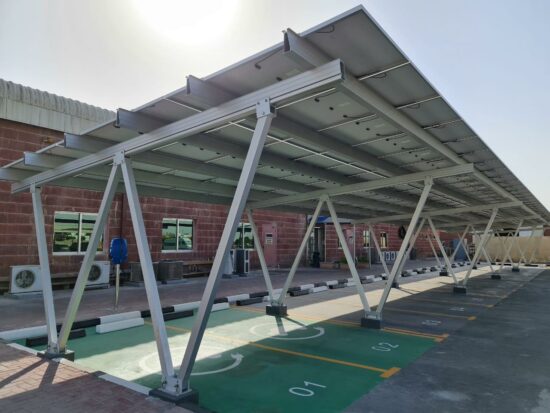 Genial dubbel carport med solcellspaneler, 6,15 kW