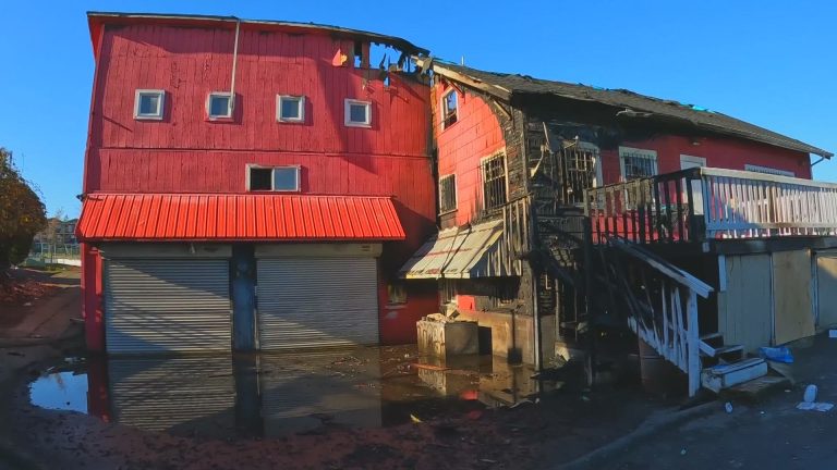 WATCH: After fire rips through Somali market in Tukwila, community supports family owners