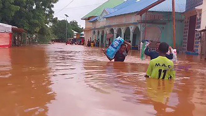 Humanitarian agencies step up relief efforts to flood-hit Somalia