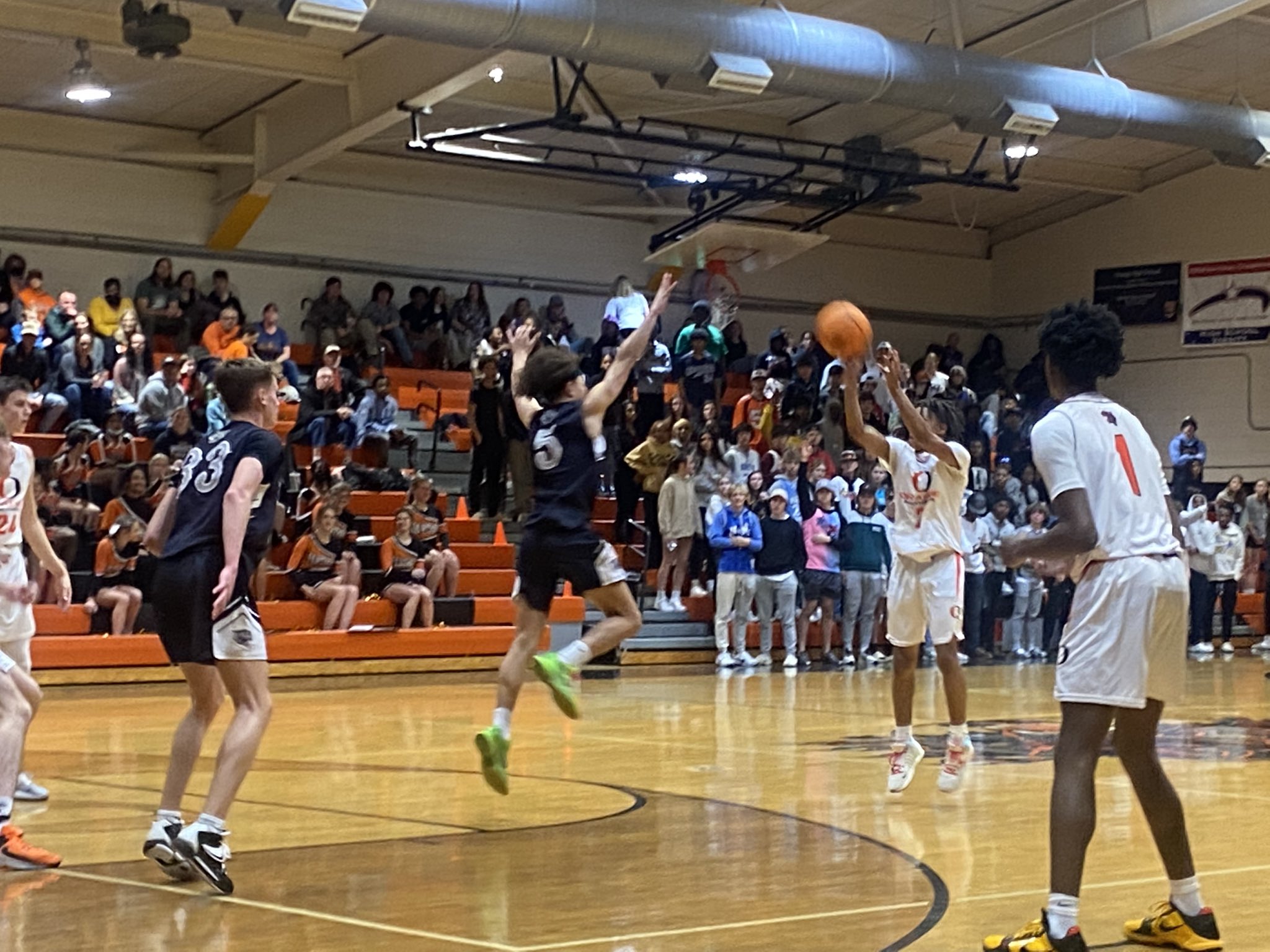 Future ShockCloer scores 17, Pinnix adds 14 as Orange men's basketball