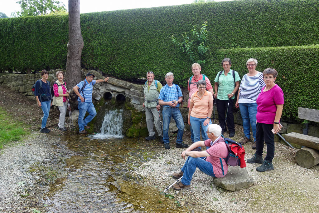 Unsere Wandergruppe in Kaierde an der Welle