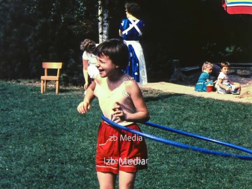 Hula Hoop Spielplatz Berlin 1961