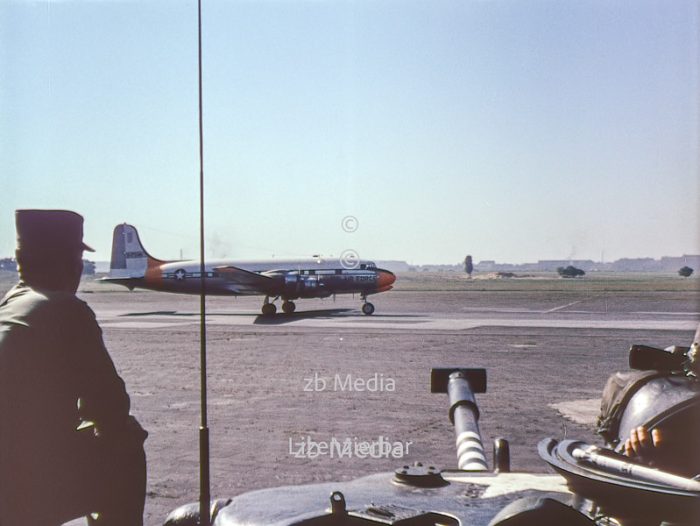 Panzer am Flughafen Tempelhof, Berlin 1961