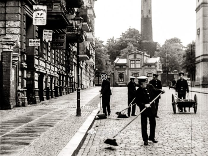 Straßenreinigung in Berlin 1930