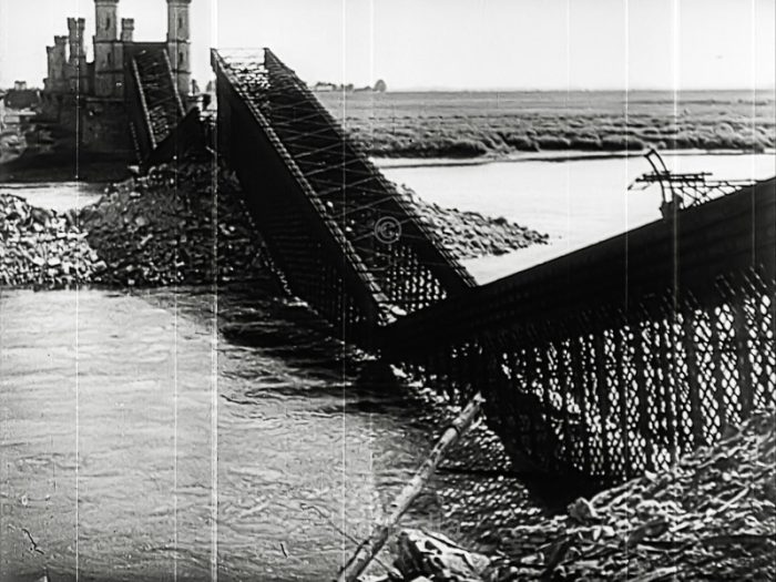 Zerstörte Weichselbrücke in Polen 1939