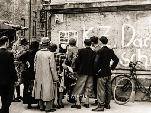 Betrachter Poster Wessen Schuld? München Odeonsplatz 1945