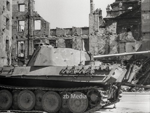 Pantherpanzer am Stachus München Mai 1945