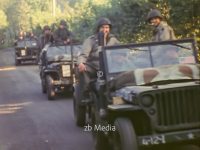 D-Day 1944, US-Jeeps vor Verladung