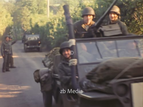 D-Day 1944, US-Jeeps vor Verladung