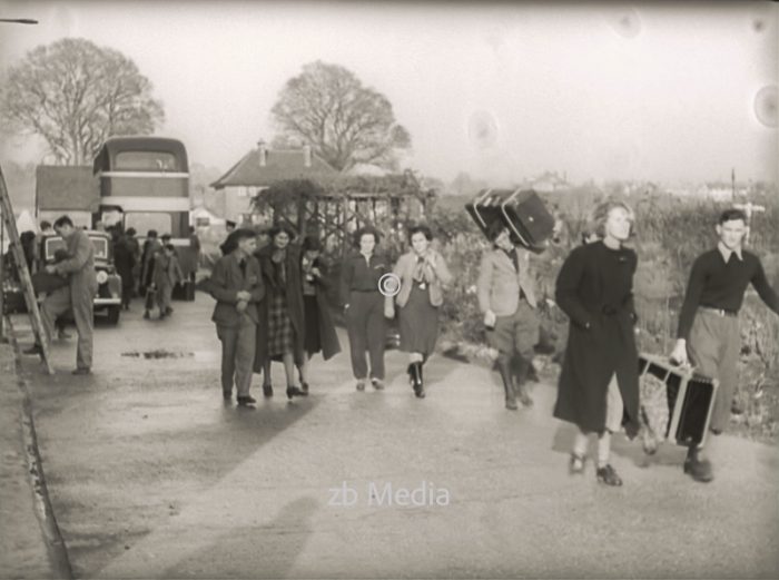 Erster Kindertransport erreicht England 1938