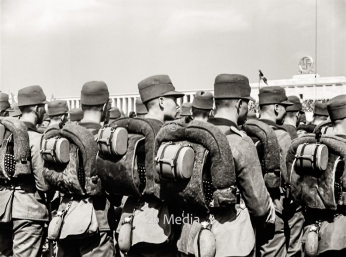 Reichsparteitag 1937 Arbeitsdienstparade