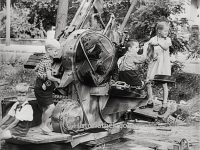 Children and anti-aircraft guns 1945