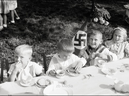 Kinderfest in Weimar 1937