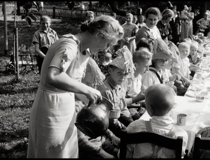 Kinderfest in Weimar 1937