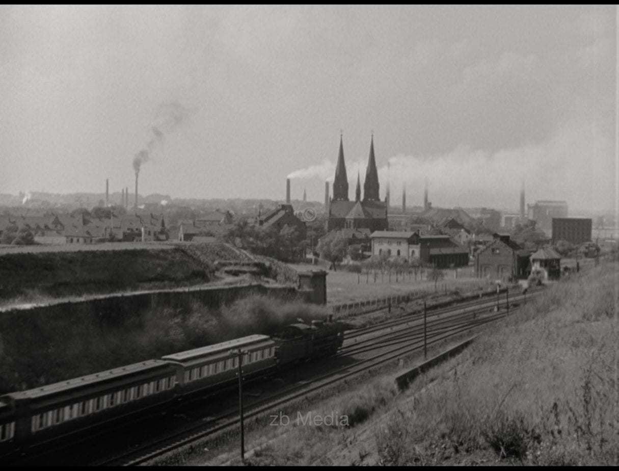 Zug in Essen 1937
